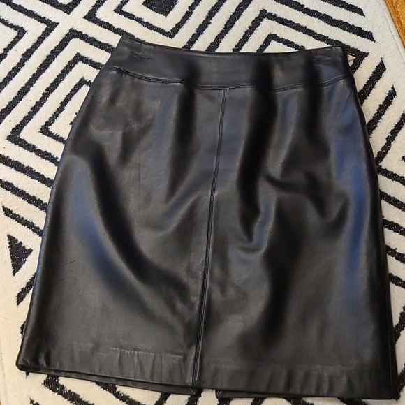 Lord & Taylor 100% leather skirt - Picture 1 of 6